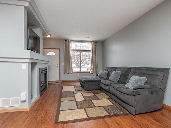 4th image of 445 Tamarack Trl #402