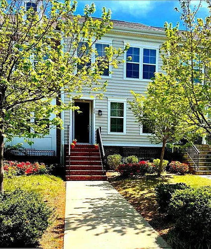 206 Apricot St Photo 1