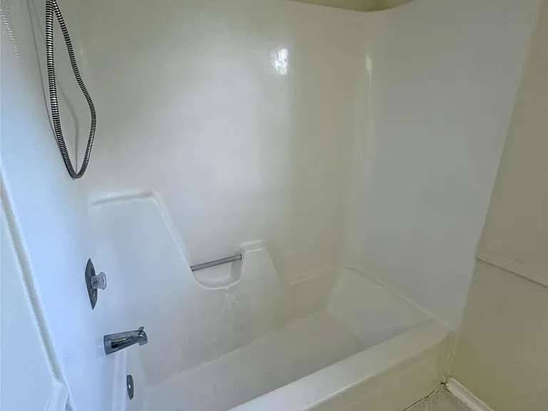 17719 Windy Point Dr — Photo 17