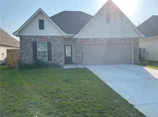 229 Covington Cottage Ln, Covington, LA 70433