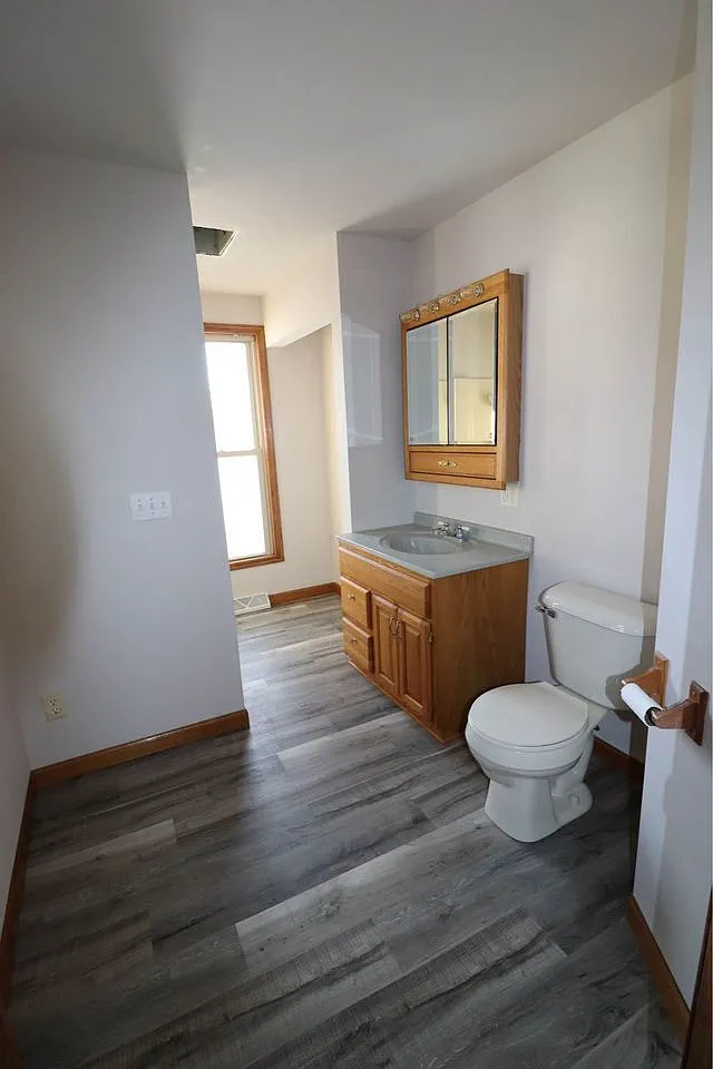634 East Oshkosh Street — Photo 2