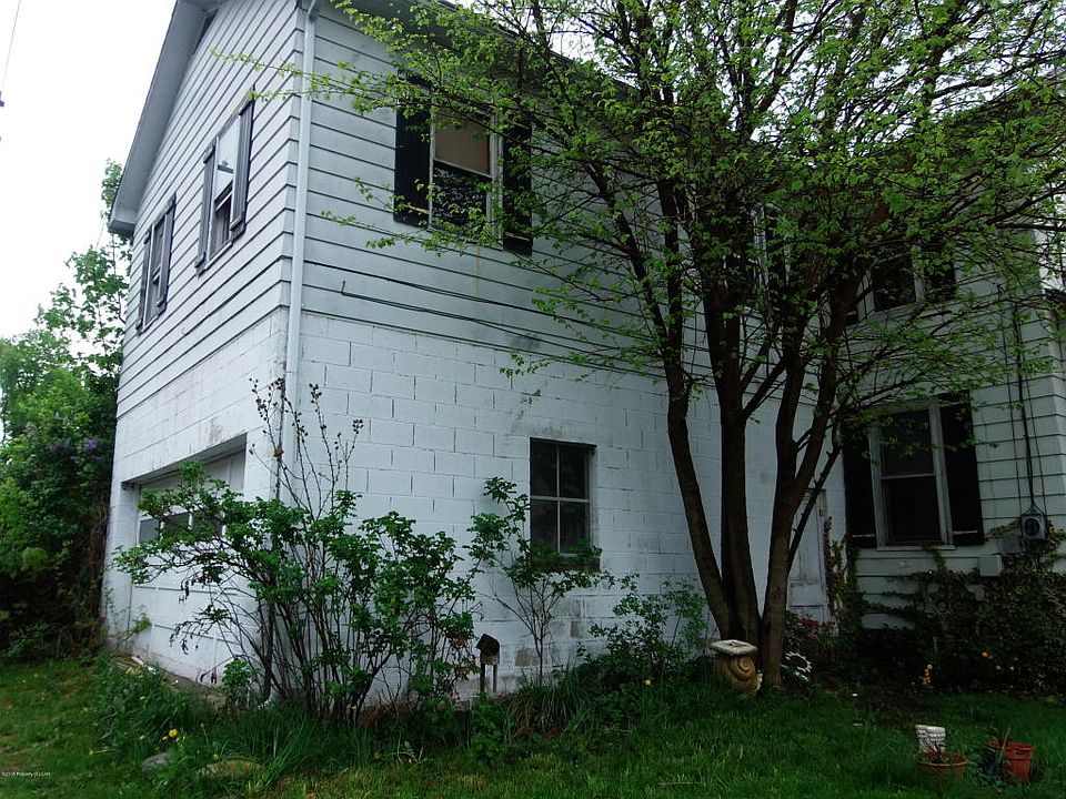 2nd image of 220 Broad St