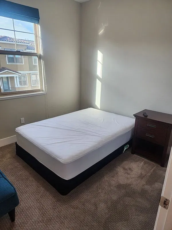 4 bed, 3.5 bath, 1674 sqft, $5,800 — Photo 4