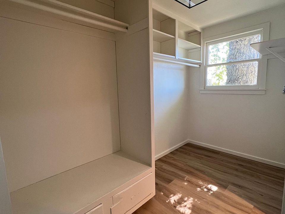 507 E Line St CA Zillow