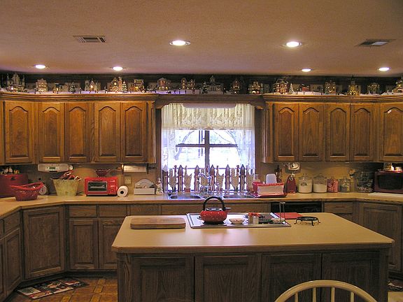 Beautiful Spacious Kitchen