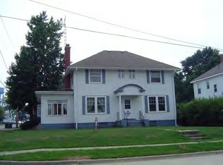 24 E Woodyard Ave, Ridge Farm, IL 61870