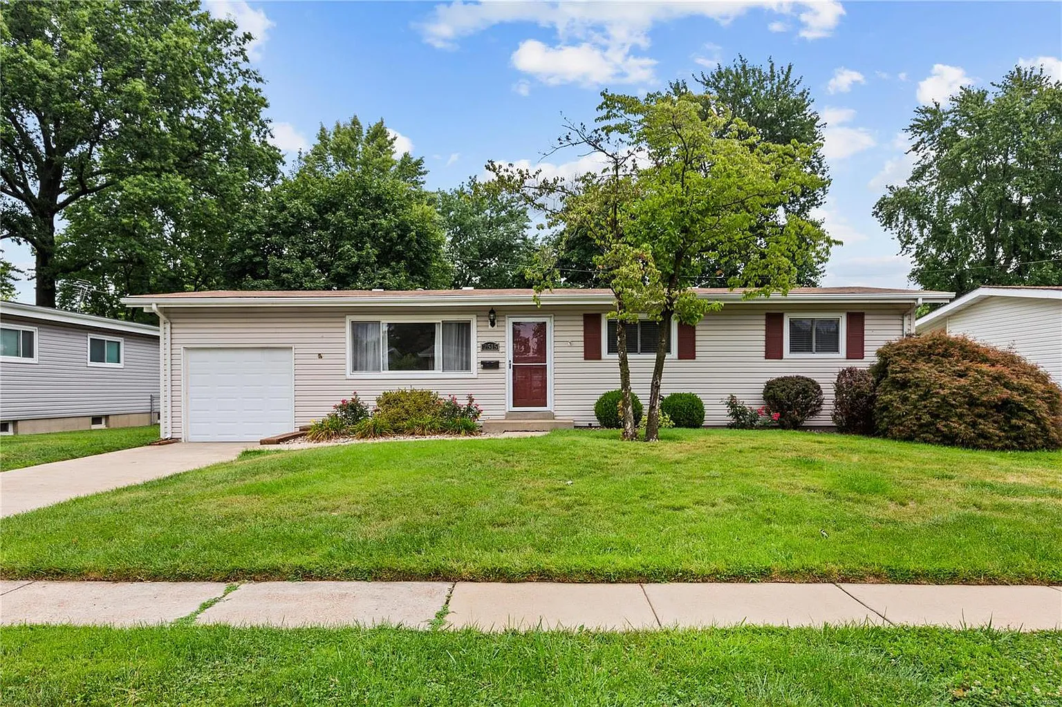 2515 Mockingbird Ln photo 1