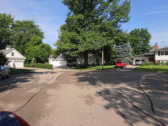 5th image of 904 Hanlin Ct