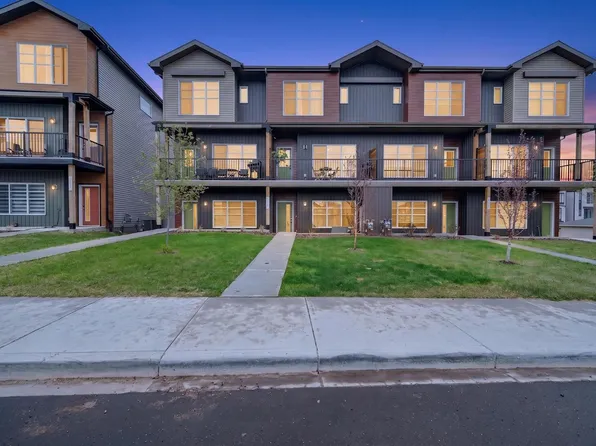 512 37th St SW, Edmonton, AB T6X 2W4