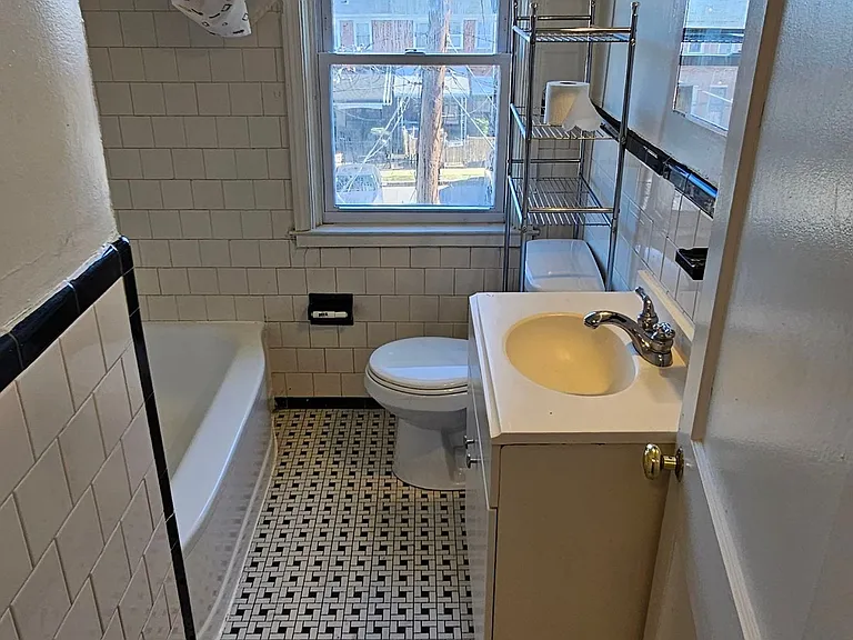 1005 Cameron Rd — Photo 16