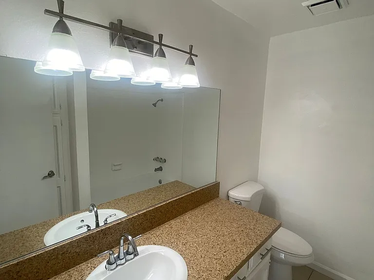 2415 E 6th St — Photo 13