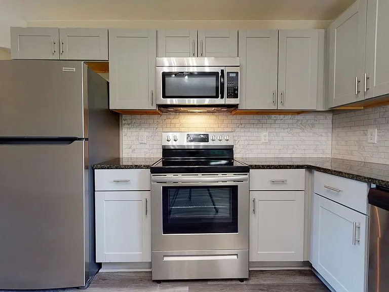 1806 Midwood Dr — Photo 7