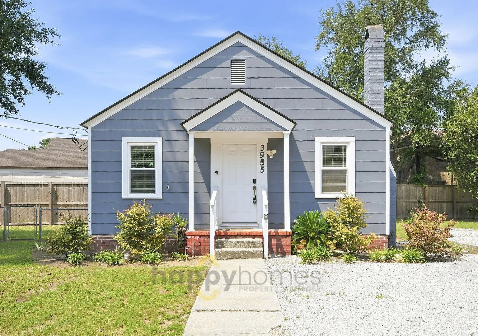 Charming 3 Bedroom 1 Bathroom in North Charleston — Photo 1