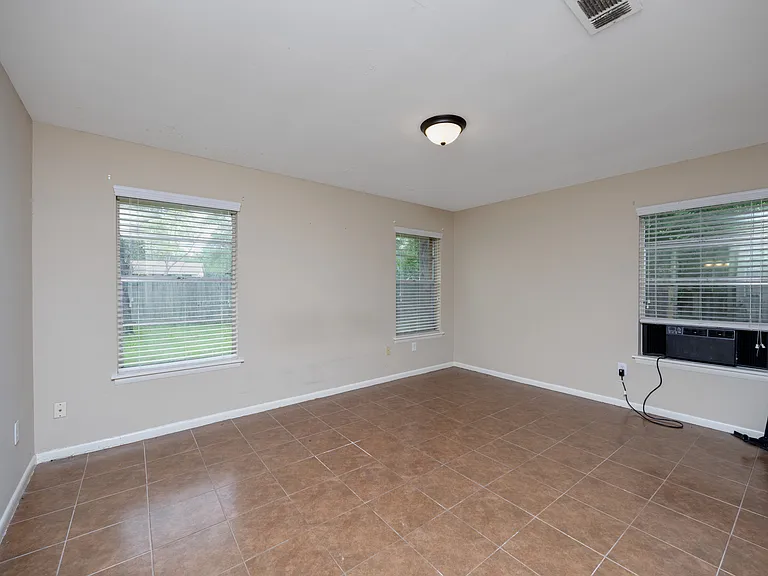 2 Circle Dr — Photo 11
