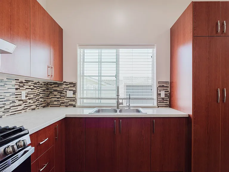 833 E Verdugo Ave — Photo 13