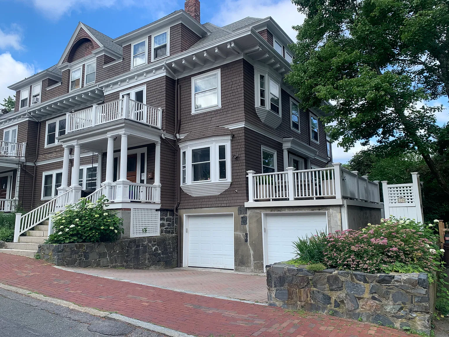 Studio, 520 sqft, $3,250 — Photo 2