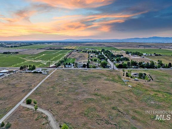 3rd image of 9743 W Kuna Rd