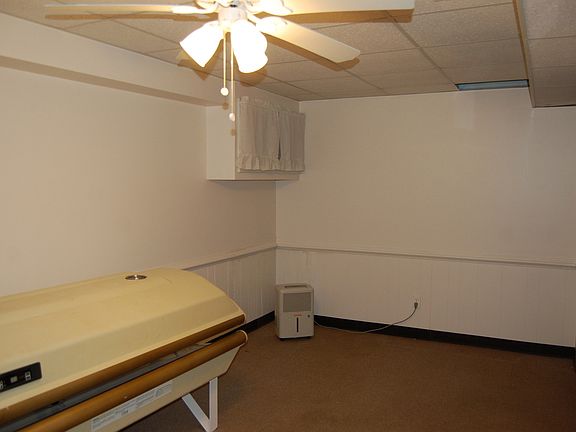 4th image of 4509 Brooklawn Cir