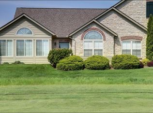 2730B Canterbury Cir, Pt Clinton, OH 43452