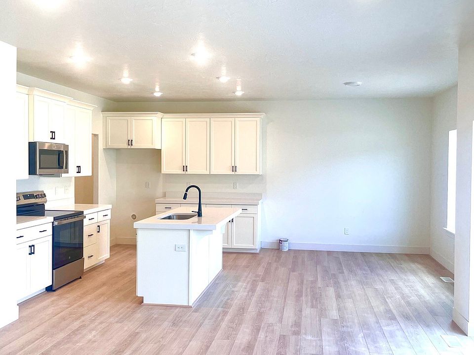 3770 N Cuade St Eagle Mountain UT Zillow