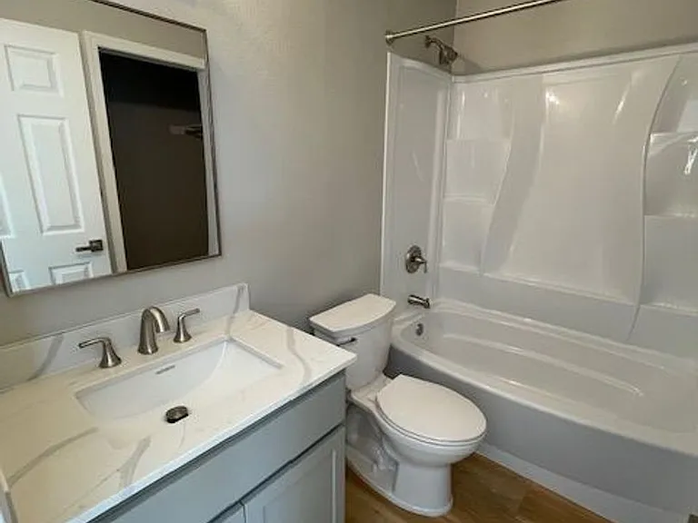 310 Pine St — Photo 10