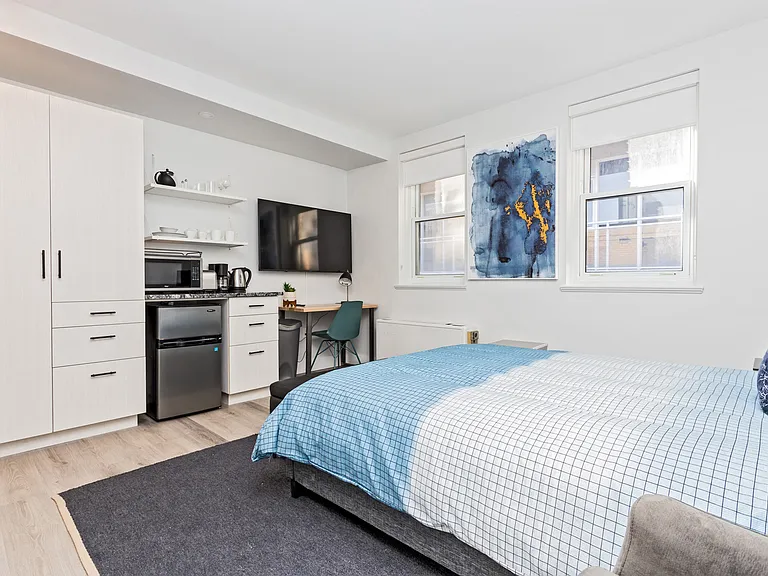 330 McLeod St — Photo 17
