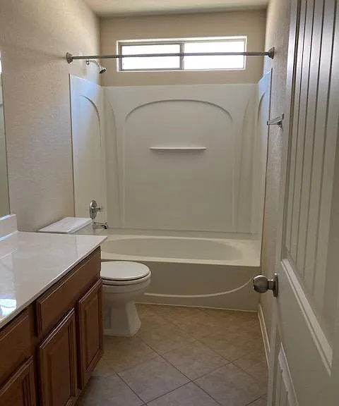 2520 Saint James Pl — Photo 24