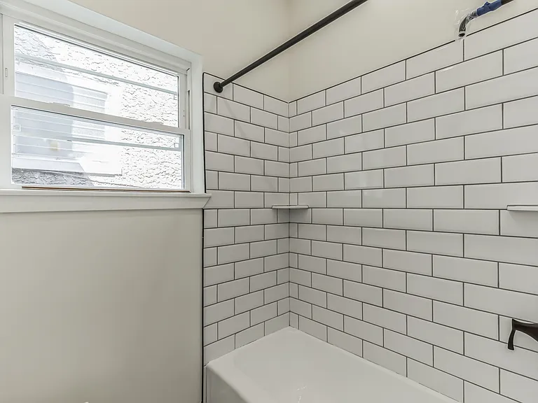 18 W Sharpnack St — Photo 17