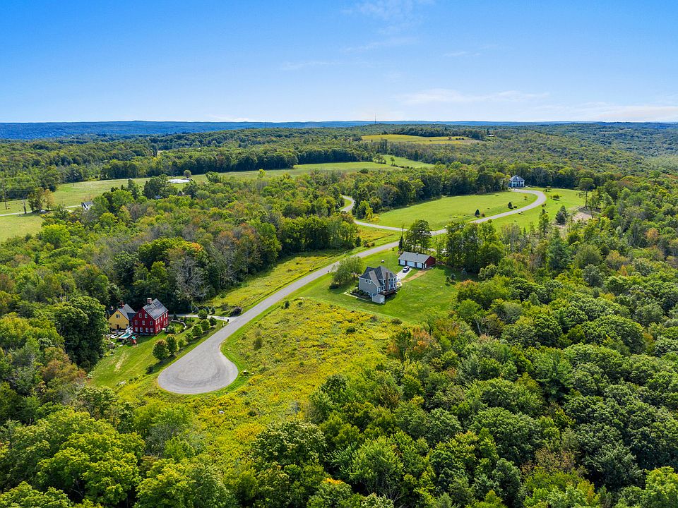 13 Meadowcrest Drive North