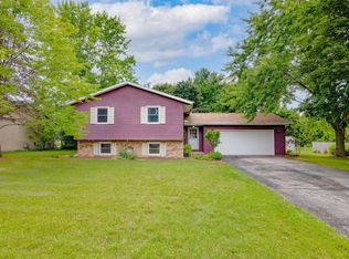 411 Raintree Dr, Fort Atkinson, WI 53538