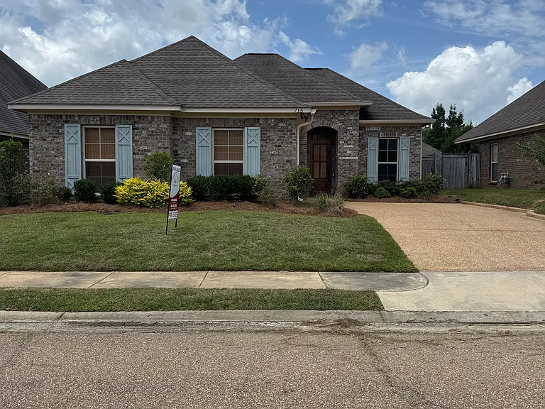 715 Chambord Dr — Photo 17