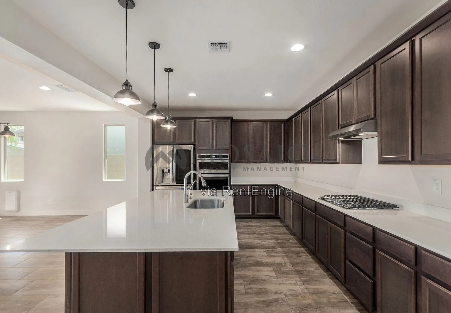 4 bed, 3.0 bath, 2308 sqft, $2,600 — Photo 3