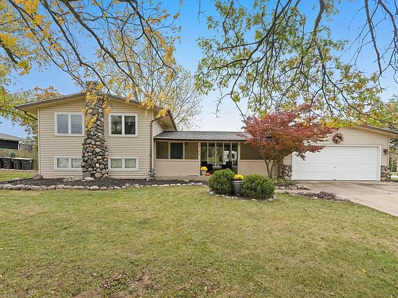 2nd image of 9166 Auburn Rd