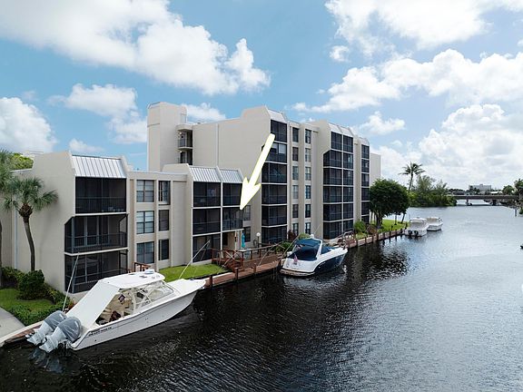 3rd image of 8 Royal Palm Way #2050