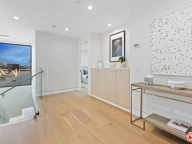 731 N Curson Ave — Photo 52