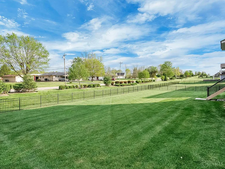 5874 Spinney Ct — Photo 43