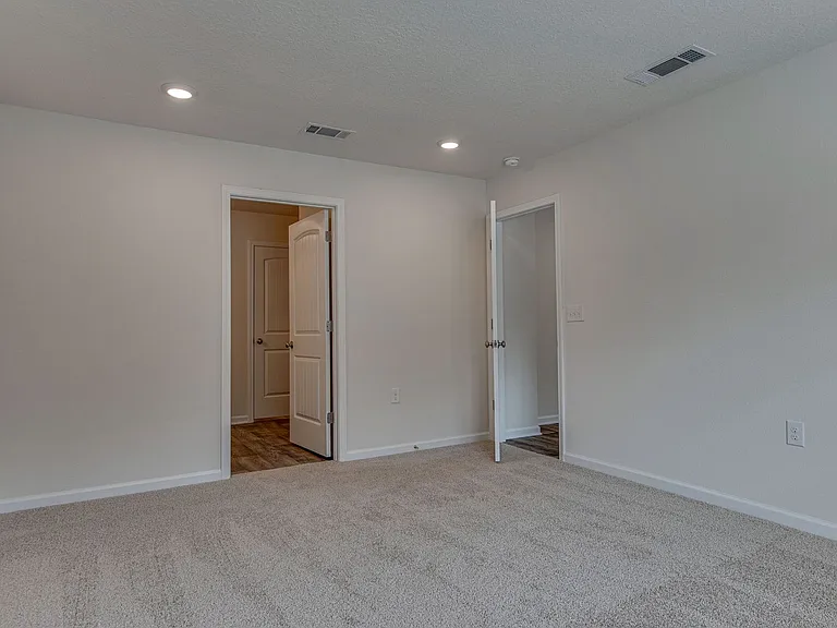 6401 Churchill Cir — Photo 10