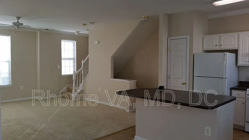 2 bed, 2.0 bath, 1195 sqft, $2,500 — Photo 3