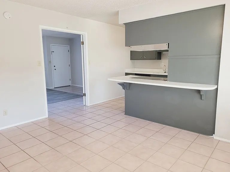 8425 E Crestwood Way — Photo 7
