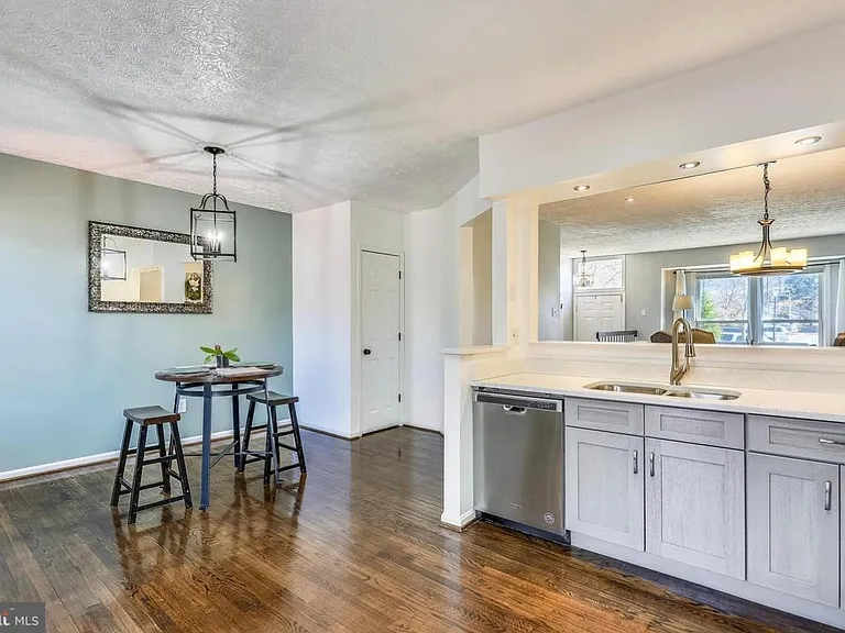 4 Scarlet Sage Ct — Photo 6