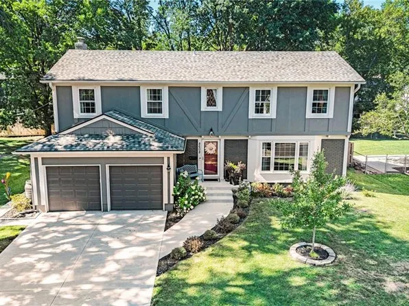 8608 W 90th Ter, Overland Park, KS 66212