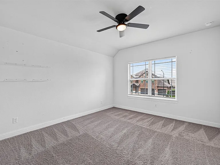 24419 Avanti Dr — Photo 28