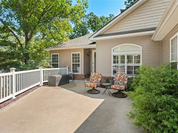 4 Winfield Ln, Bella Vista, AR 72714