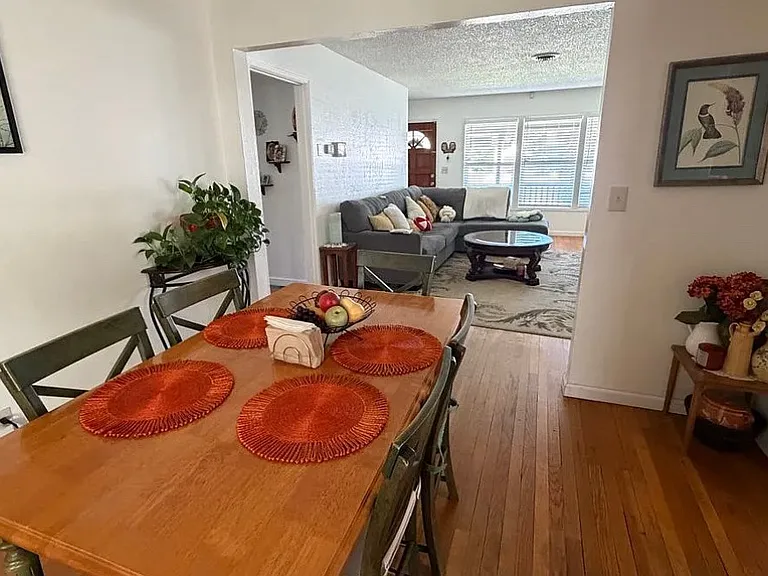 2036 Country Club Blvd — Photo 3