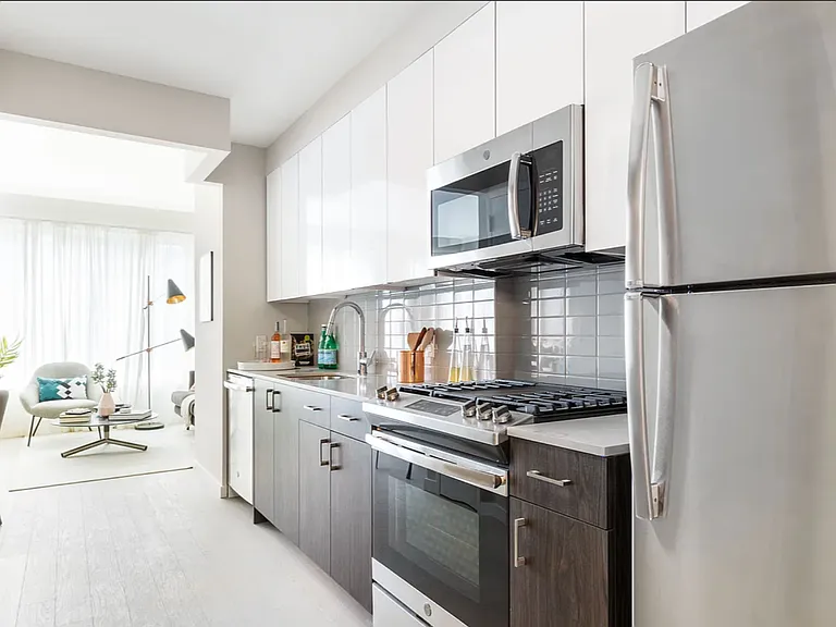 147-40 Archer Ave #1917 — Photo 3