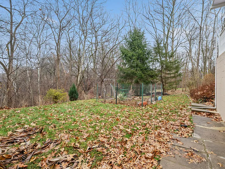 250 Clifford Ave — Photo 16