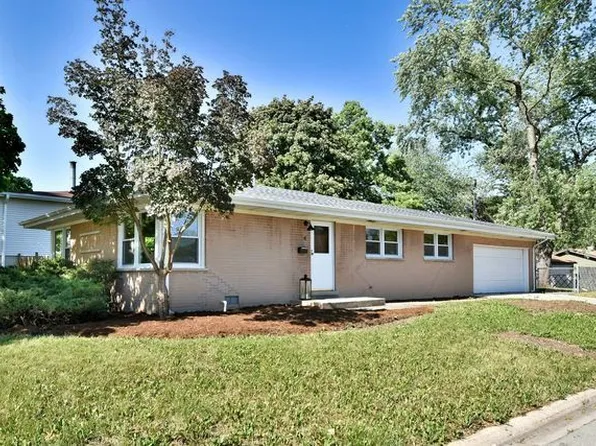 4 E White Oak St, Arlington Heights, IL 60005