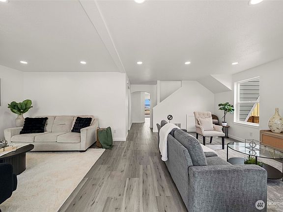 4th image of 5006 Hyada Boulevard NE