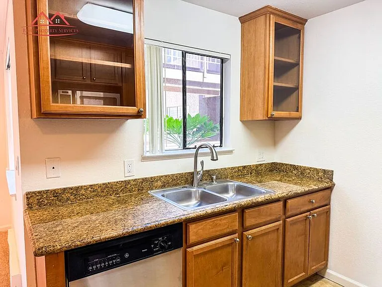 2250 Monroe St #256 — Photo 7