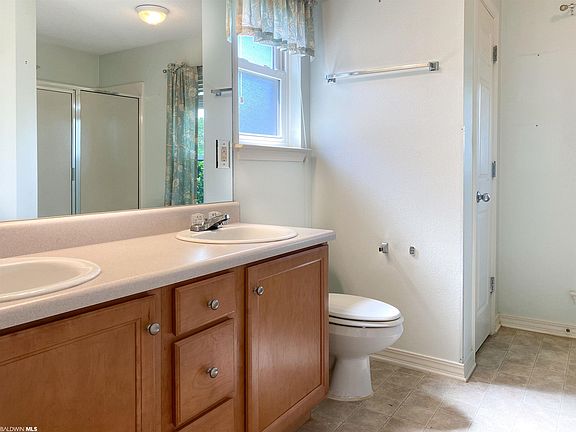 5th image of 325 Savannah Ln